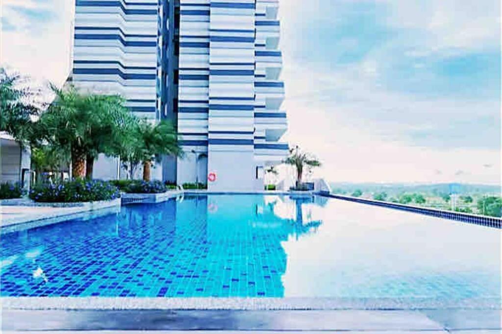 Legoland Jb Aghome Medini 3Room8Pax Bukit Indah Nusajaya  Zewnętrze zdjęcie
